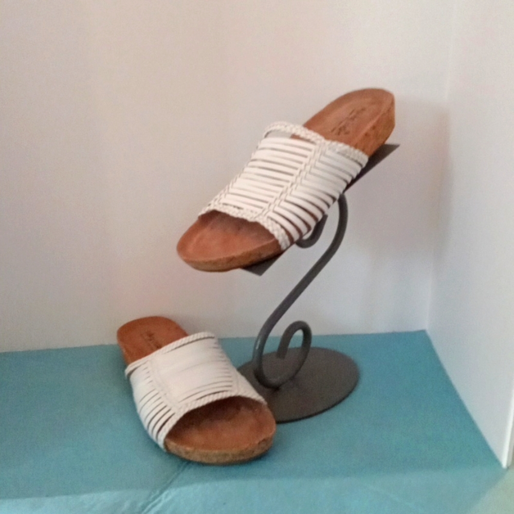 Walking Cradles women's  sandals size 11N White Straps